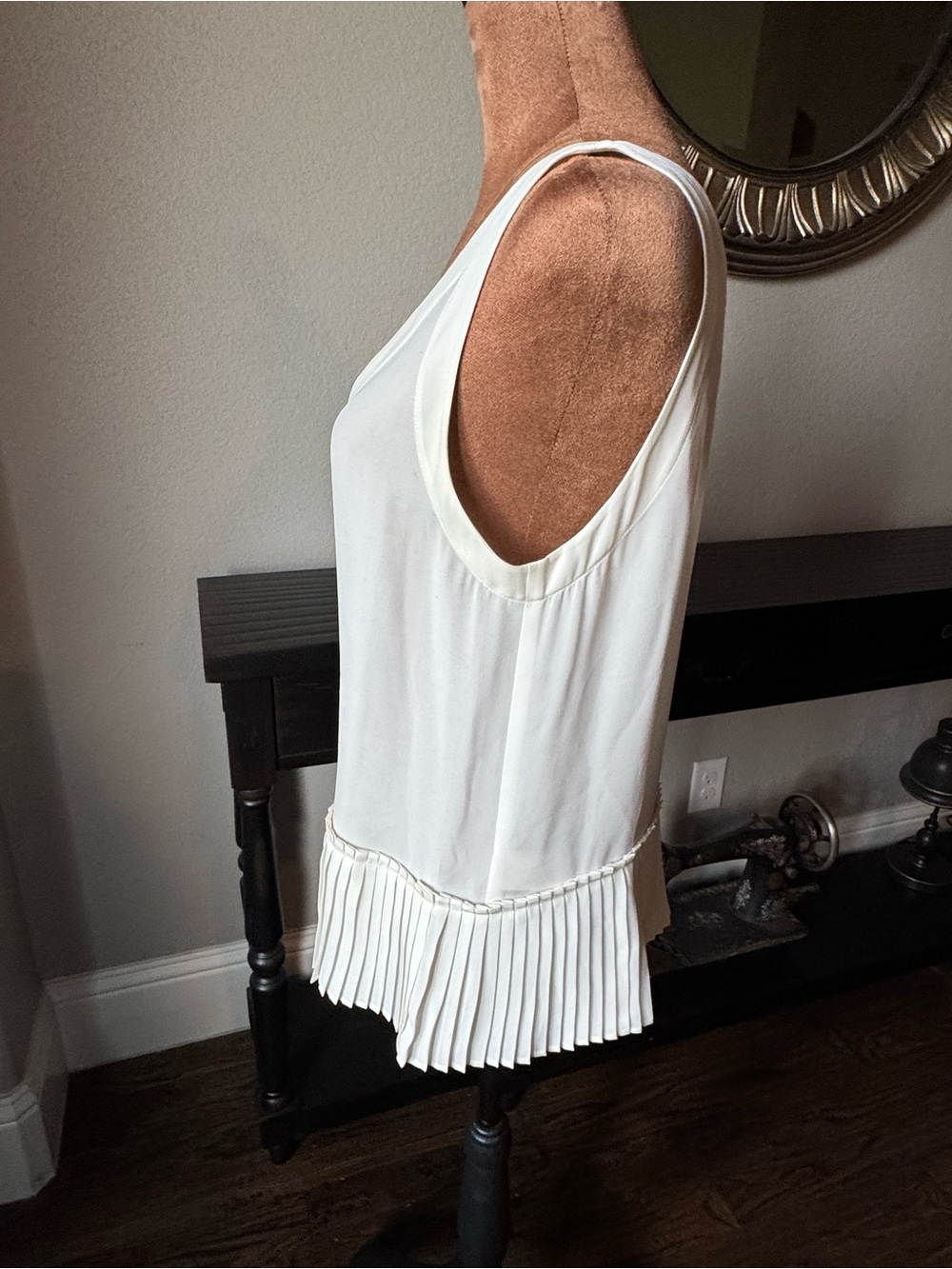 Rebecca Taylor Penelope Cream V-Neck Pleated-Hem Silk Tank Size 4 - Picture 3 of 9